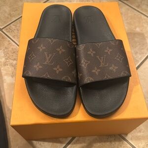 AUTHENTIC LOUIS VUITTON SLIDES